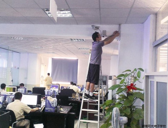 �����O(ji��n)����Ӗ�WУ